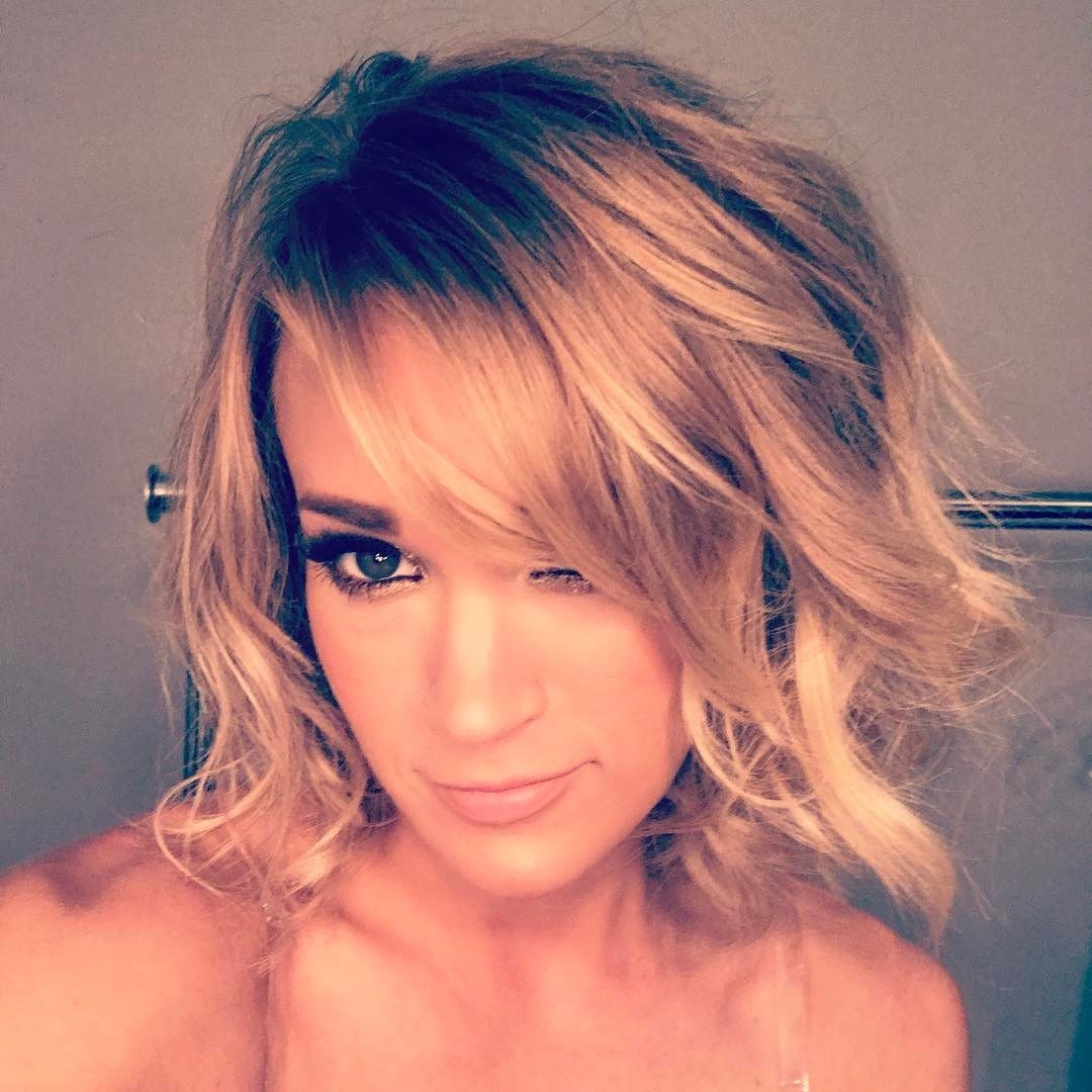 Carrie Underwood Admits She Had Her Freckles Removed
